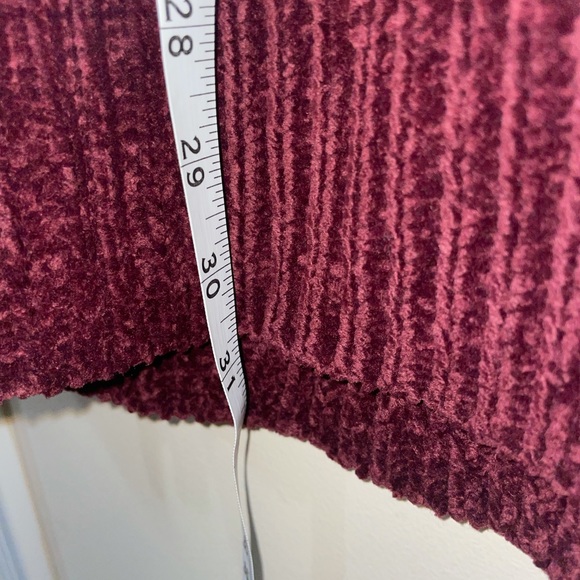 $1 when bundled ⚡️ NWT Velvet Plum V-Neck Sweater - Picture 2 of 14